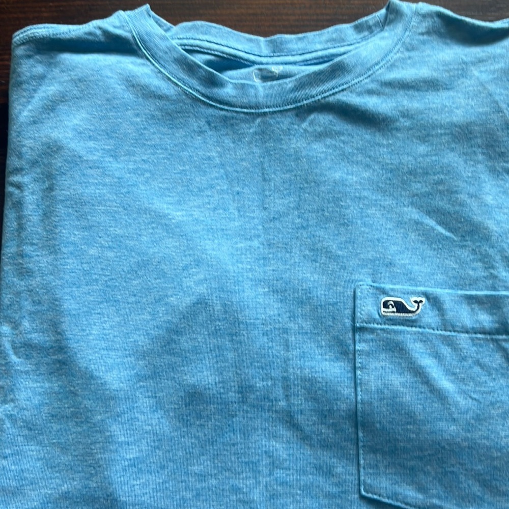 Men’s Vineyard Vines t-shirt
